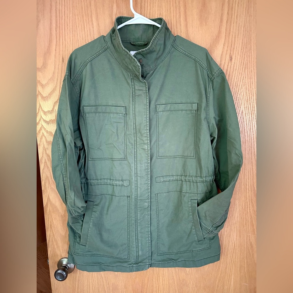 Old Navy Olive green canvas jacket. Size Large